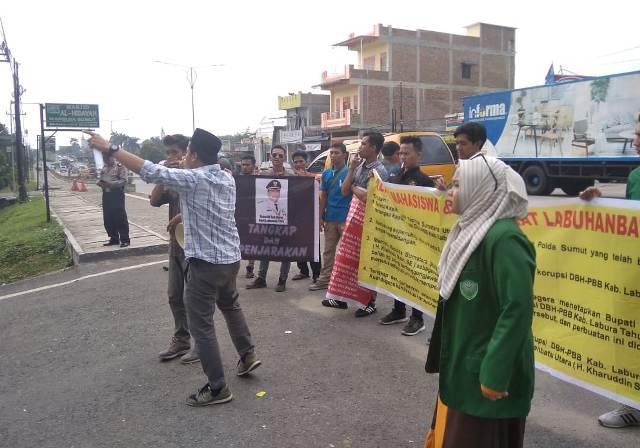 Penyidik Tipikor Ajak Mahasiswa & Masyarakat Labura Berdoa Agar Prapid Ditolak Hakim