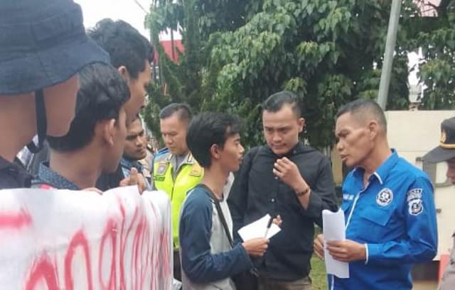 Demo JMM: Tuntut Kapolda Sumut Tangkap Kepala Balai Perkeretaapian
