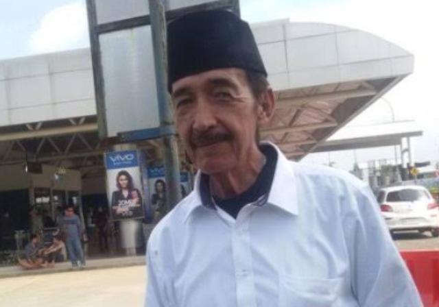Johny Indo Meninggal, Keluarga Rembuk Pemakaman Muslim atau Nasrani