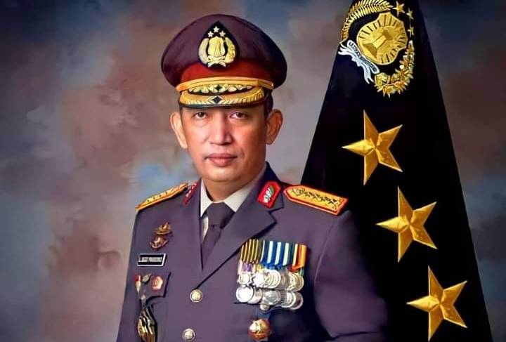 Cegah Radikalisme, Jenderal Listyo Wajibkan Anggota Polri Belajar Kitab Kuning