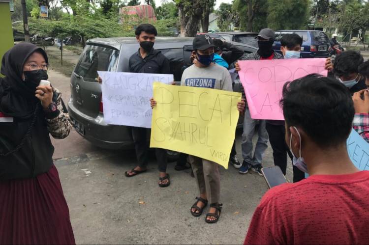 Pelantikan 13 Pejabat Kanwil Kemenag Sumut Berujung Unjukrasa