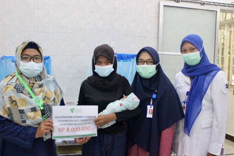 DDW Salurkan Bantuan Untuk Fatih, Bayi Prematur yang Berjuang Hidup