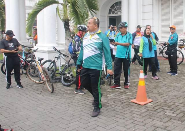 Gubsu Imbau ASN Kerja Naik Sepeda