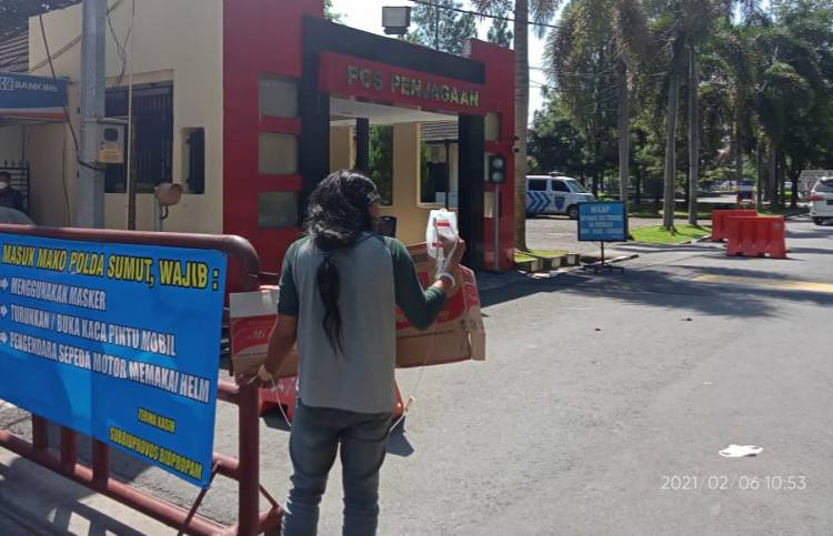 Depan Markas Polda Sumut, Aktivis Anti Korupsi Yang Dipukuli di Sergai Minta Perlidungan