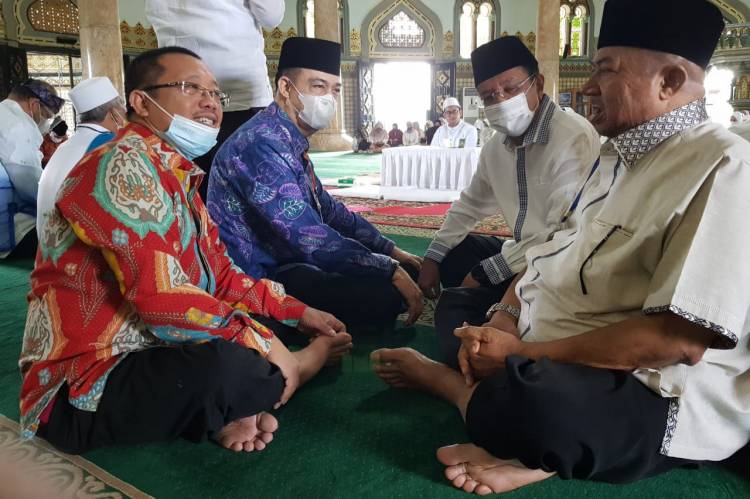 Syamsul, Erry, Umri & Abdillah Bertemu di Masjid Raya Medan, Ada Apa?