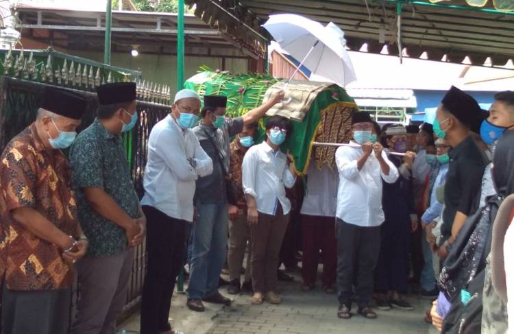 Ketua IKA PMII Sumut Ikut Usung Jenazah Sekretaris ke TPU