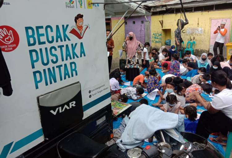 Pendongeng Ceriakan Anak Anak Kampung Sejahtera Dengan Literasi