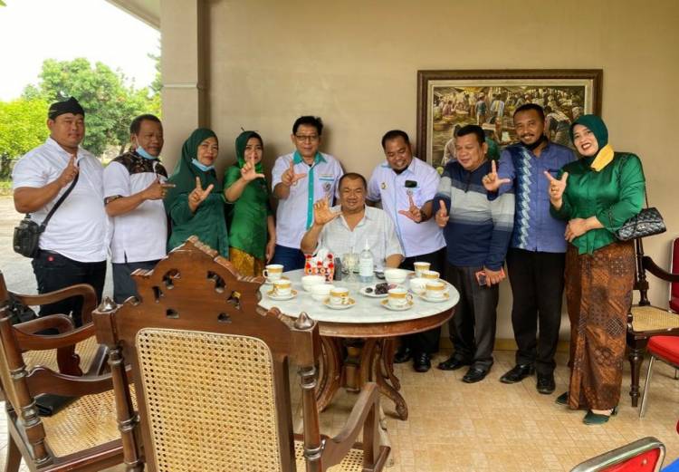 Mantan Gubsu Terharu Dapat Kunjungan Keluarga Besar GN Pujakesuma Sumut