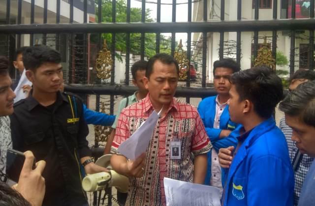 Demo di Kejatisu, PMII Minta KPK Usut Proyek Lintasan Kereta Api di Sumut