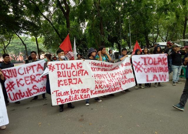 Demo di Sumut: RUU Omnibus Law Cipta Karya Bukti Jokowi Tak Berpihak Pada Rakyat