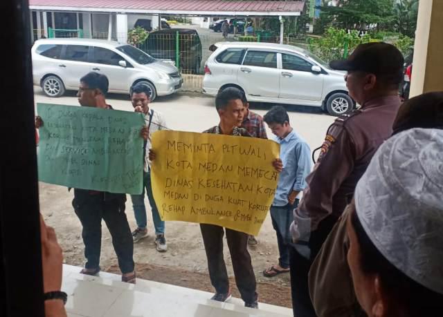5 Orang Massa Aksi Demo Kadis Kesehatan Kota Medan