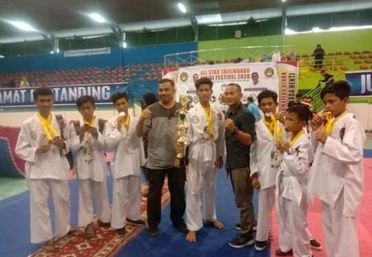 Sekolah Bintang Rabbani Boyong 14 Medali Emas Kejuaraan Taekwondo