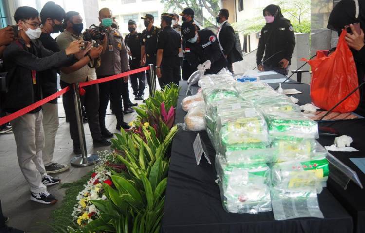 Bareskrim dan BC Gagalkan Puluhan Kilo Sabu dan Puluhan Ribuan Ekstasi di Belawan dan Batam