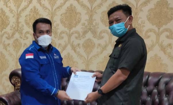 Ketua DPRD Padangsidimpuan terima SK Plt Ketua Demokrat