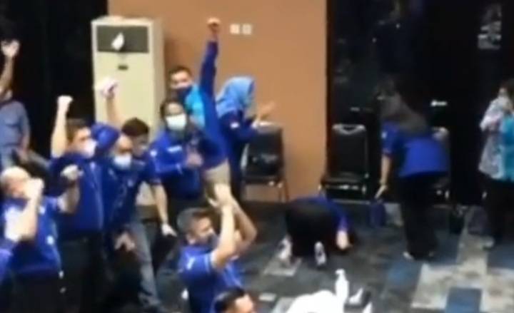 Boru Pohan Sujud Syukur Pemerintah Tolak KLB Partai Demokrat