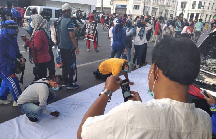 Tolak Demokrasi Culas: Walikota dan Mantan Walikota Medan Terlihat di Lapangan Merdeka