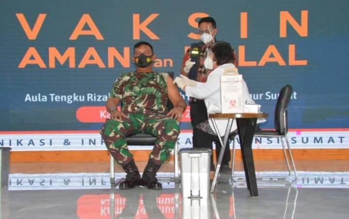 Seluruh Parjurit TNI AU Kosekhanudnas III Ikuti Vaksinasi Covid-19
