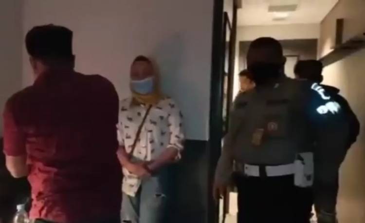 Viral, Video Polisi Gerebek Polwan Selingkuh di Kamar Hotel