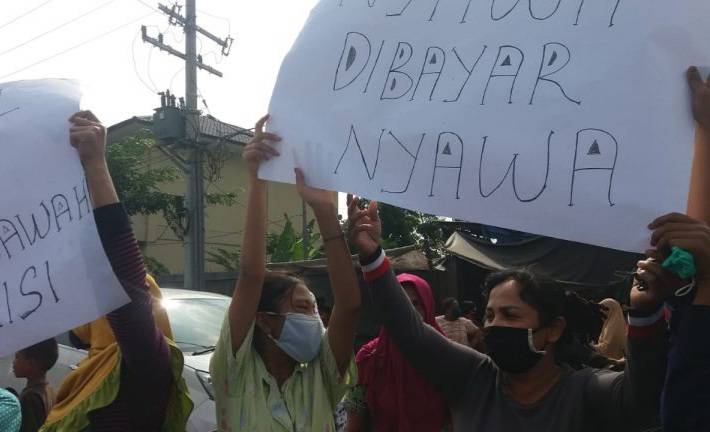 Emak-emak Demo Polres Pelabuhan Belawan: Nyawa Dibayar Nyawa