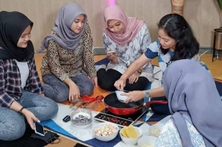 PT. PLN Jual Kompor Induksi Tambah Daya 