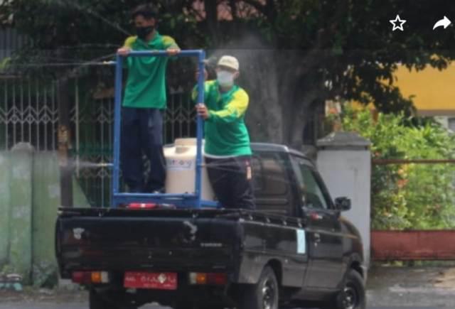 Balitbang Sumut Lakukan Penyemprotan Disinfektan di Permukiman Penduduk