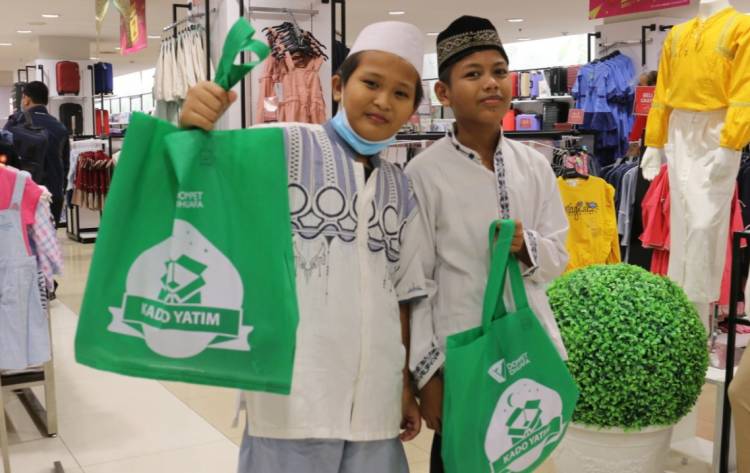 Muliakan Anak Yatim, Dompet Dhuafa Ajak Mereka Belanja Kebutuhan Lebaran