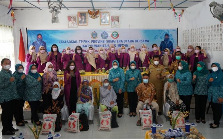 Sambut Ramadhan, PKK Sumut dan IWABA Medan Bantu Sembako di Desa Tandem Hilir 2