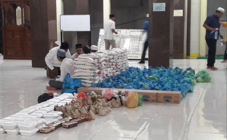 Jelang Ramadhan 1442 H, Kenaziran Masjid Raya Mandala Santuni Anak Yatim dan Dhuafa