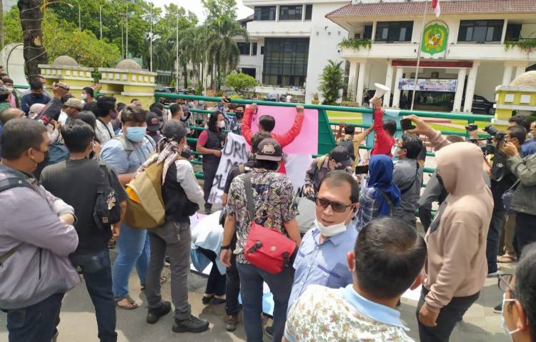 PFI Kecam Paspampres Bobby Nasution Alergi Jurnalis