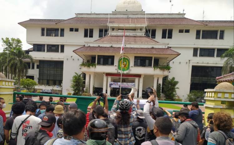  FKWI: Bobby Nasution Belum Matang