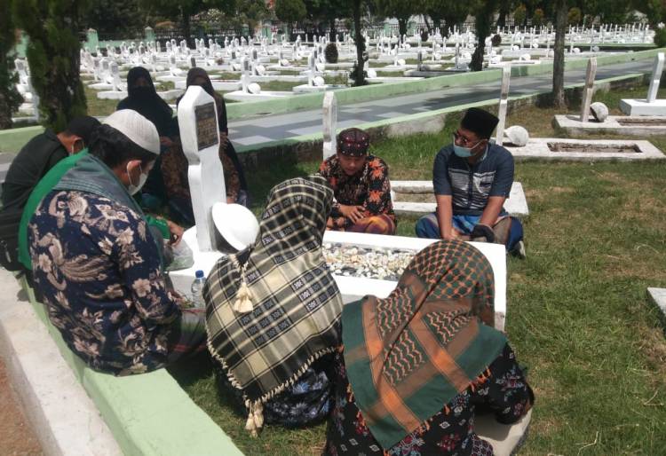 Sambut Ramadhan, Mahasiswa Adukan Masalah UINSU ke Makam Pendiri