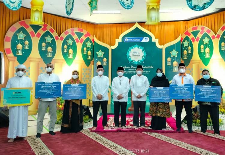 BI Perwakilan Sumut Serahkan Bantuan Program Sosial di Bulan Ramadhan