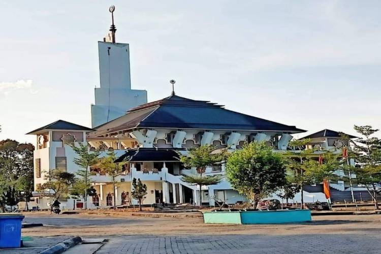 Selama Ramadhan, Masjid Nur Ala Nur Siapkan Takjil Gratis