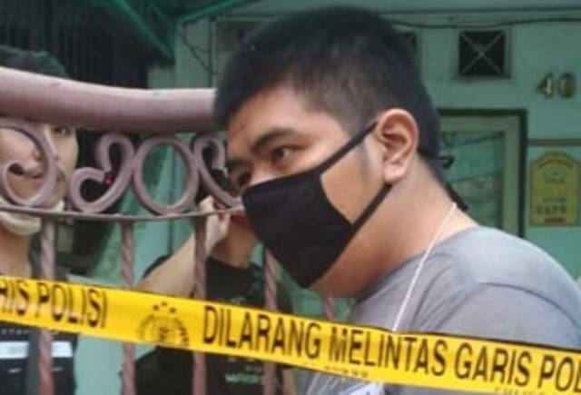 Polisi Pra Rekonstruksi Pembunuhan Cewek Cantik di Komplek Cemara Asri