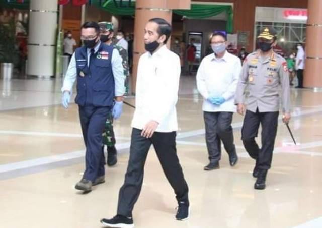 Resmikan Mall di Bekasi, Pengamat: Jokowi paling was-was soal resesi ekonomi