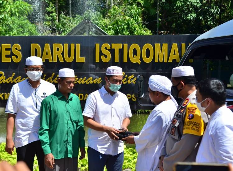 Ponpes Darul Istiqomah di Padangsidimpuan Dapat Bantuan Mobil dari Menantu Jokowi