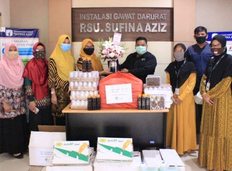 Tenaga Medis RS Sufina Aziz Dapat Bantuan dari Dompet Dhuafa Waspada