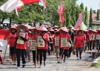 Rombongan Petani SPSB Sumut Jalan Kaki ke Jakarta Jumpai Jokowi