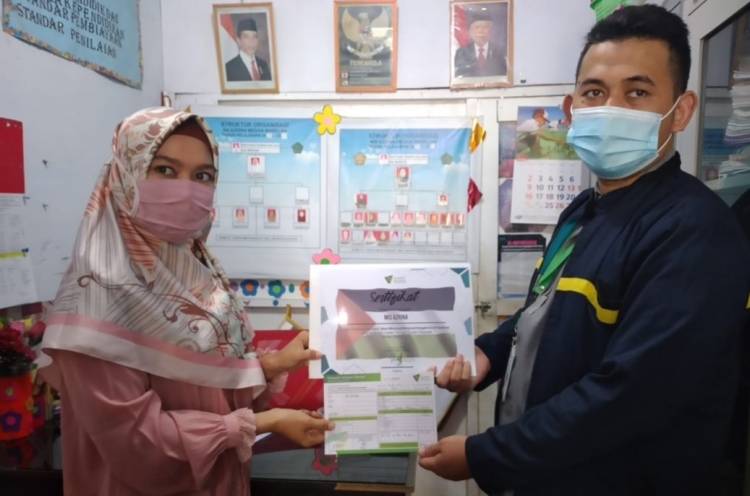 MIS Azrina Salurkan Donasi Untuk Palestina Melalui DDW