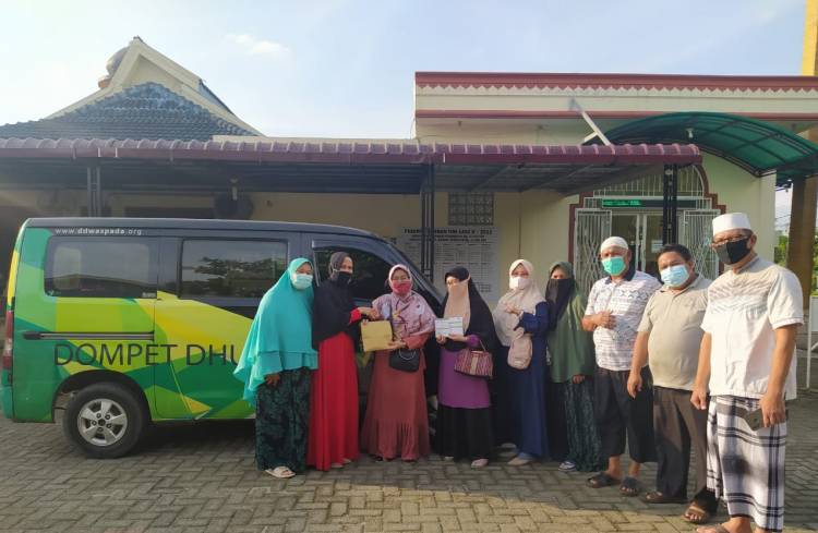 Pengajian Al Insani Serahkan Bantuan Untuk Palestina Melalui Dompet Dhuafa Waspada