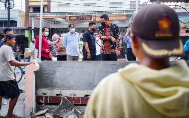 Sebelum Frustasi, Sebaiknya Bobby Evaluasi Bawahan Yang Kerja Lambat