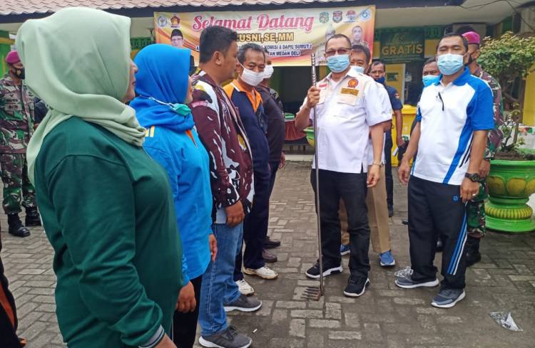 Anggota DPR M. Husni Ingatkan Sampah Plastik Musuh Bersama