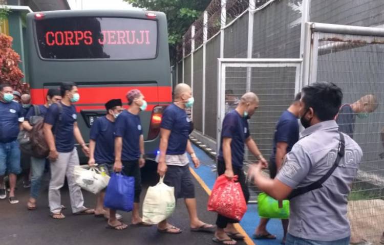 19 Narapidana Bandar Narkoba Dipindahkan dari Lapas Cipinang ke Nusakambangan