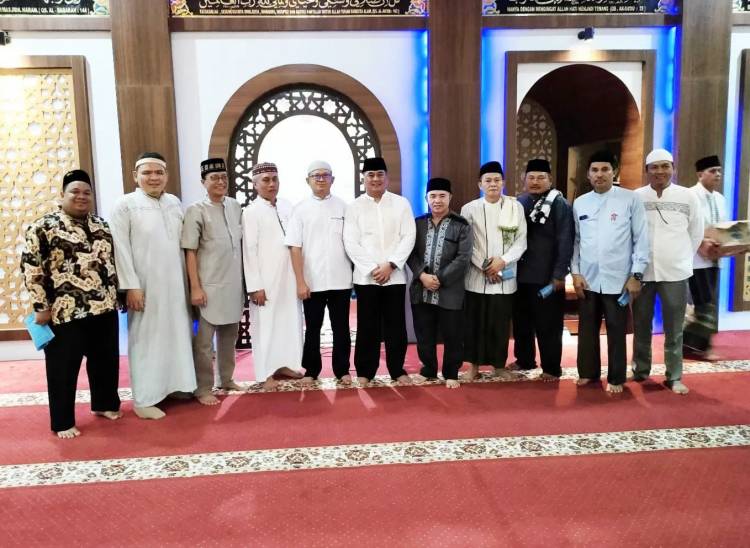 Pangdam Bukit Barisan Safari Subuh di Masjid Ash Sholihin Medan