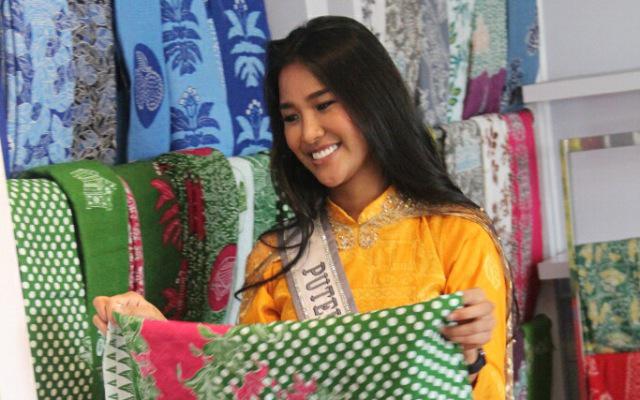 Wilda Situngkir Kunjungi Galeri Batik Milik Istri Walikota Medan