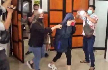 Dalam Kamar Artis FTV HH Ditemukan Sekotak Kondom