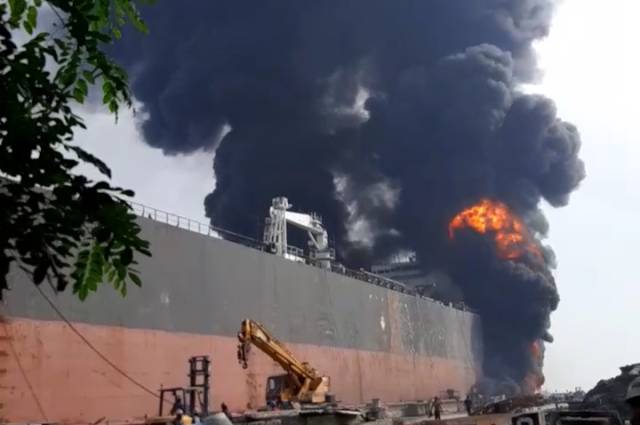 Polda Sumut Tetapkan Seorang Tersangka Kebakaran Kapal Jag Leela di Belawan