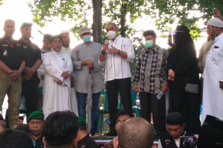 Meski Diguyur Hujan, DPRD Sumut Respon Massa Tolak RUU HIP dan Bubarkan BPIP