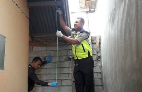 Ada Pria Gantung Diri di Perumahan Ivory