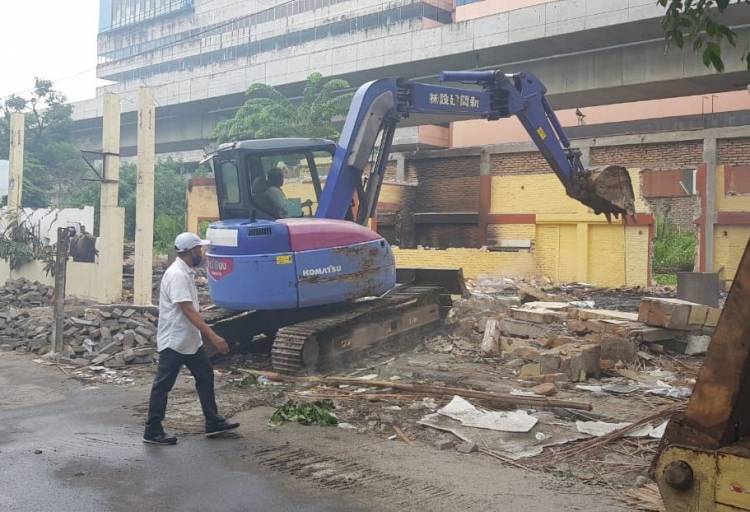 Dikawal TNI-Polri, Eksekusi Tanah PT Kereta Api Indonesia di Jalan Wahidin Berlangsung Aman